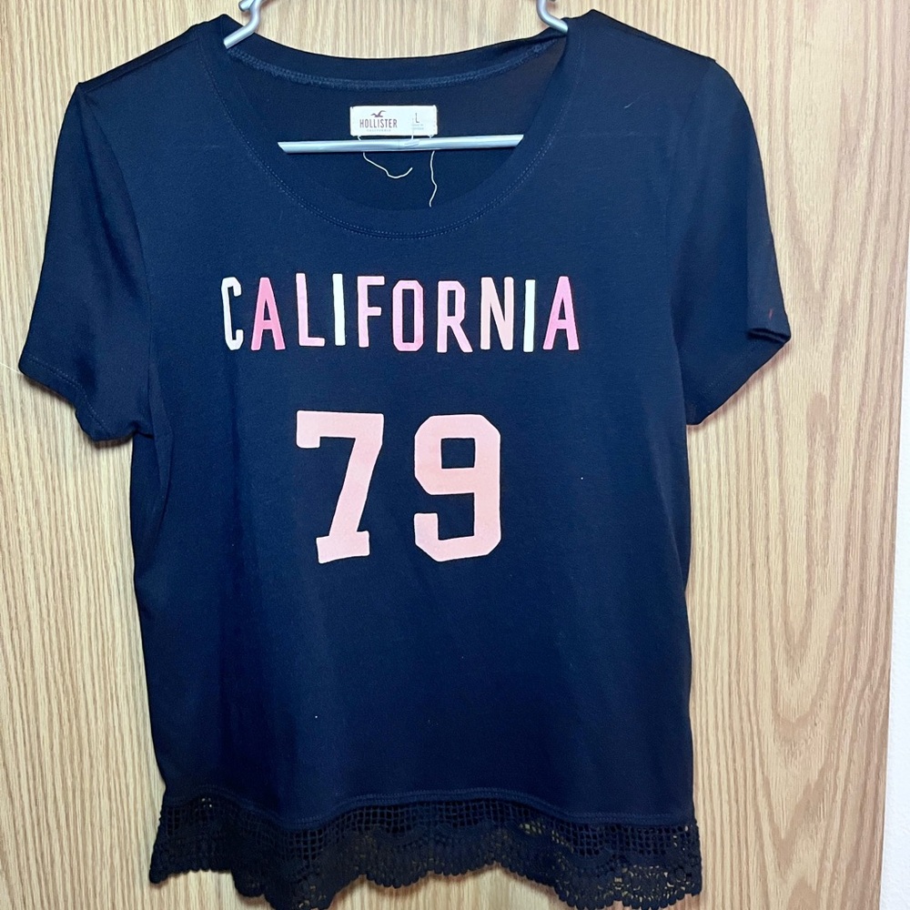 Hollister Black Short-Sleeve 'California 79' Graphic Tee with Lace Hem